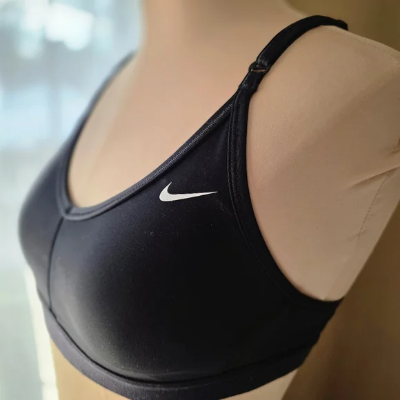 Nike Vented Black Lightly Padded Sports Bra Size Women's Extra Small - Picture 3 of 7